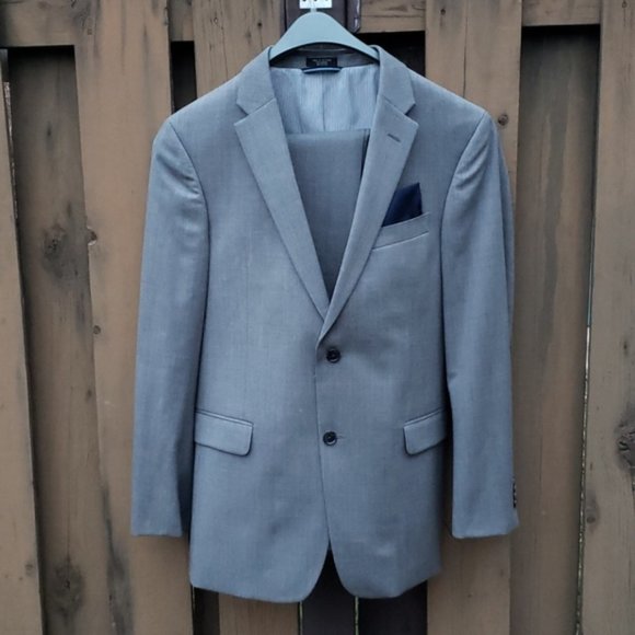 Tommy Hilfiger 100% Wool Suit, light grey, 40R - Picture 1 of 14